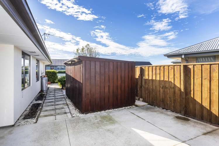 91 Carnaveron Drive Lincoln_18