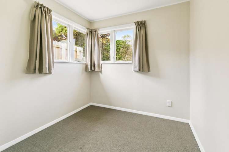 42 Victory Avenue Karori_13