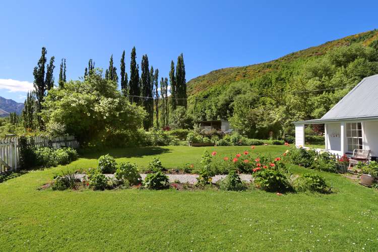 90 Whitechapel Road Arrow Junction_21