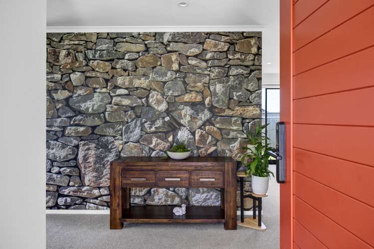 34 Honeyfield Drive Whalers Gate_10