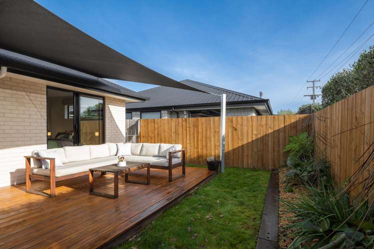 26b Harvard Road Burleigh_10