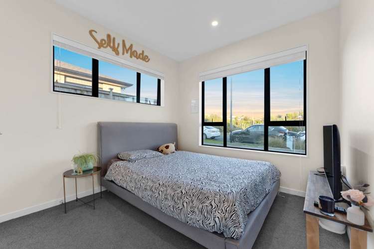 8 Holcroft Street Papakura_12