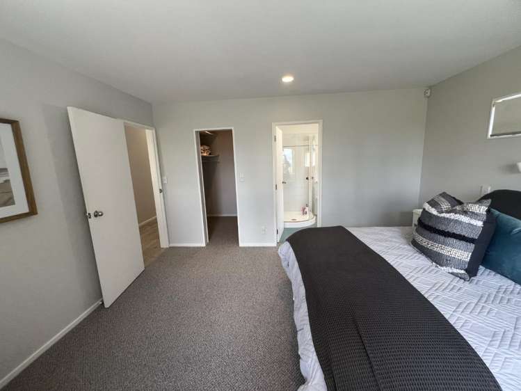 17A Beach Road Manly_10