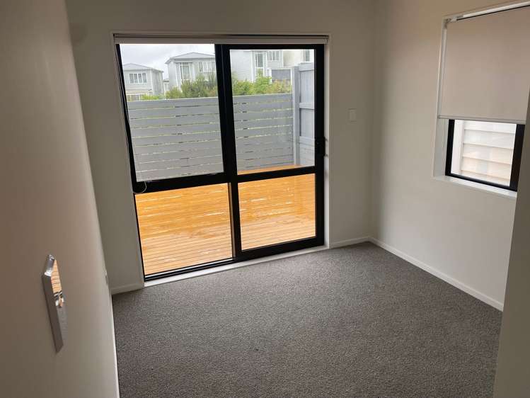 4 Puhakehake Place Flat Bush_8