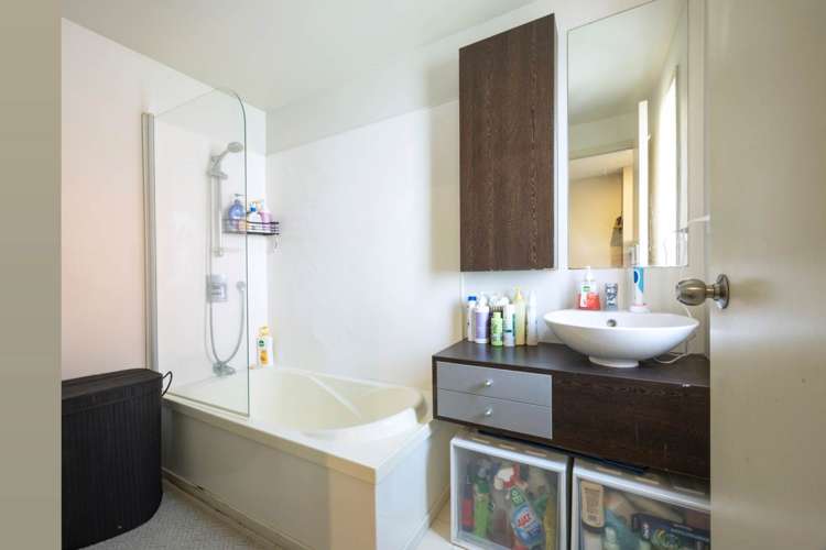 64/21 Hunters Park Drive Three Kings_11