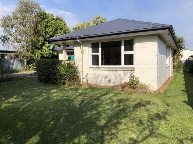 6 Pages Road Allenton_2