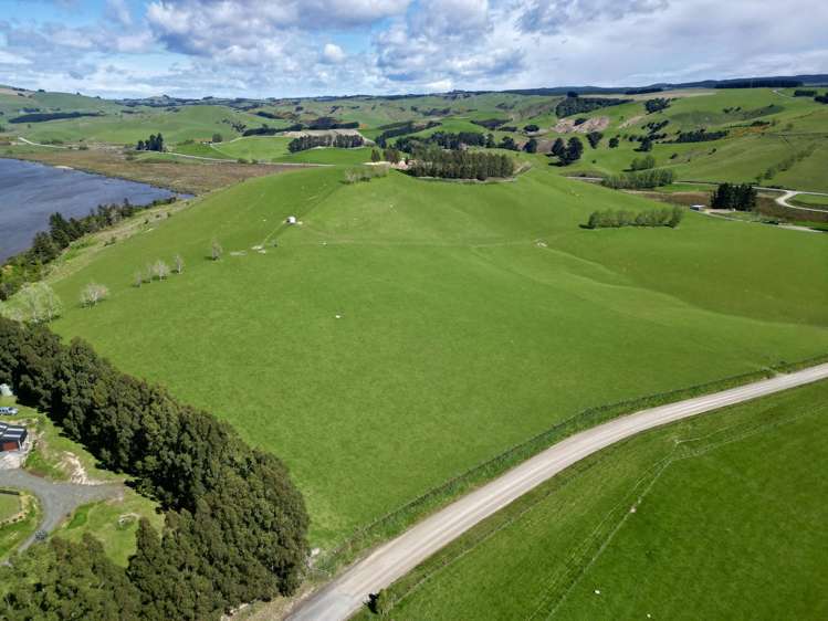 93 Baker Road, 66 Waihola Hill Road and Berwick Road Clarendon_11