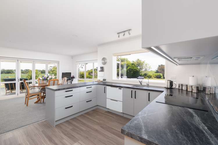 1329 Devon Road Waitara_3