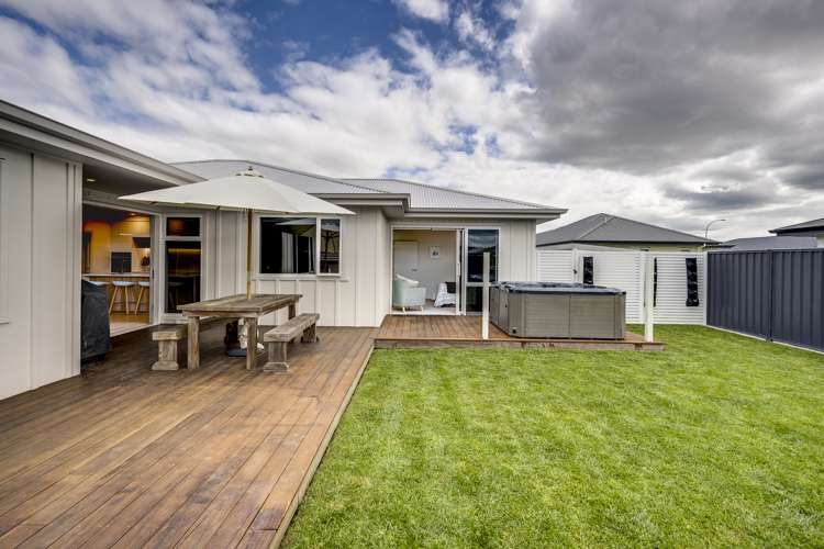 12 Hikawera Drive Frimley_18