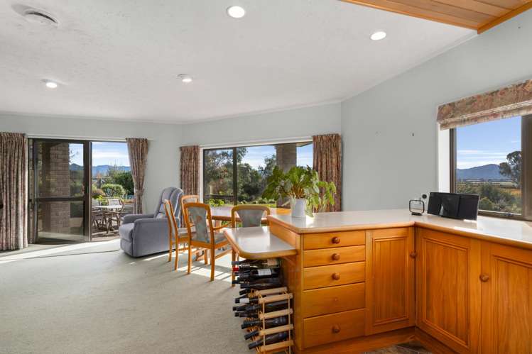 22 Fairbourne Drive Fairhall_3
