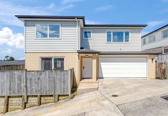 Luxury Family Living in a Prime Howick Location