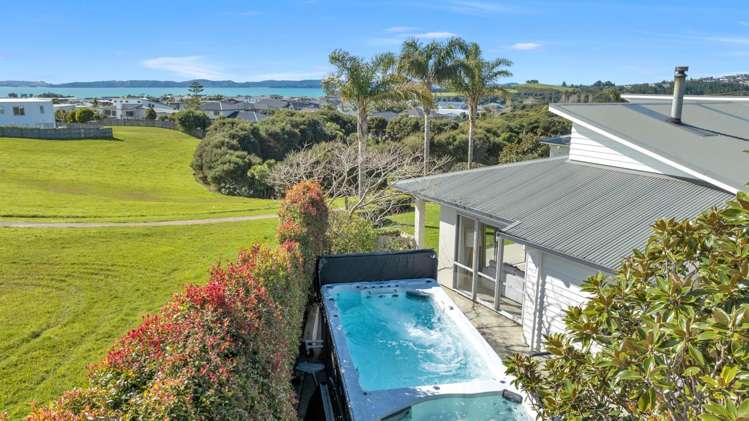 9 Intrepid Crescent Beachlands_29