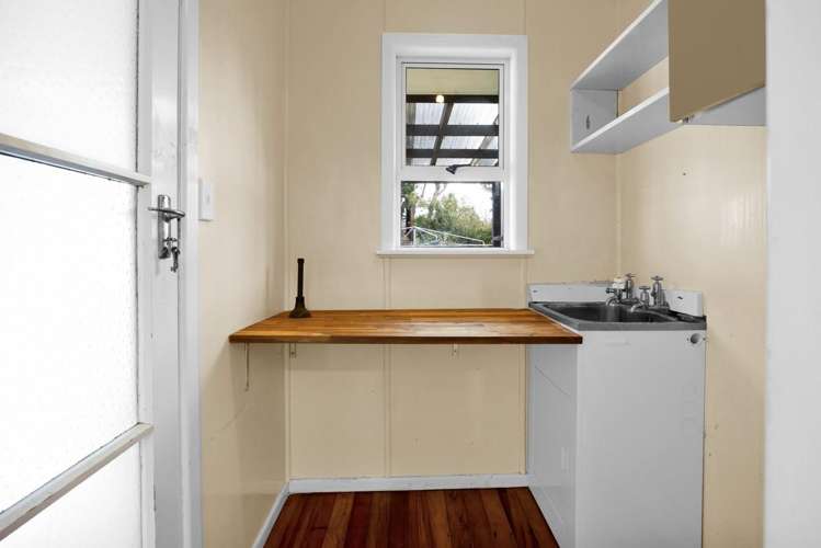 2 Charles Major Place Hawera_13