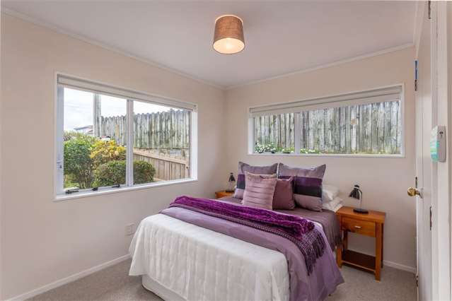 1/74 West Coast Road Glen Eden_2