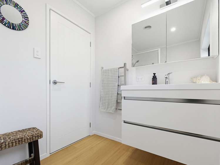 15A Claresholm place Mangere Bridge_15