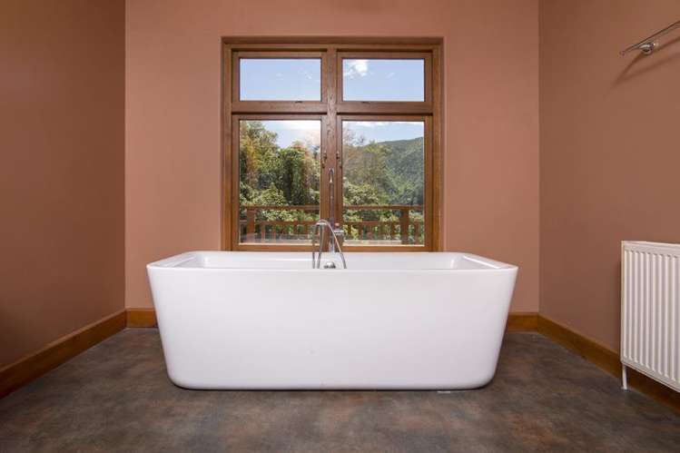 490 Port Underwood Road Whatamango Bay_8