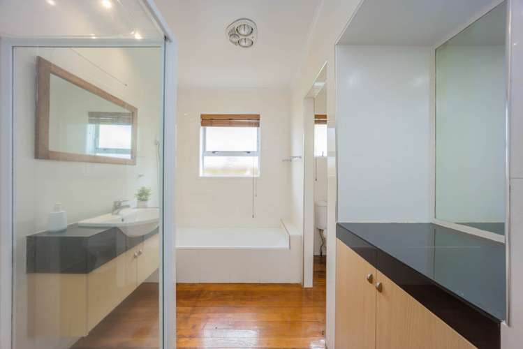 48 Lyons Avenue Murrays Bay_23