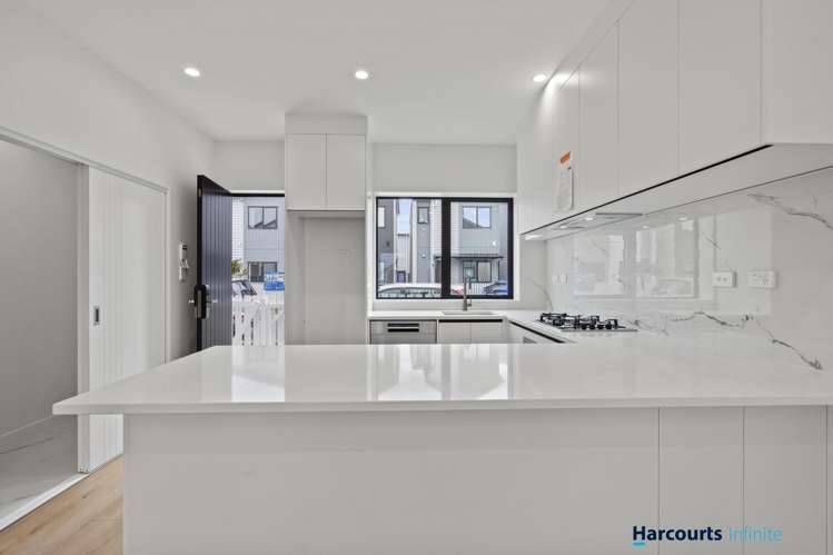 32 Whare Kauri Road Papakura_3