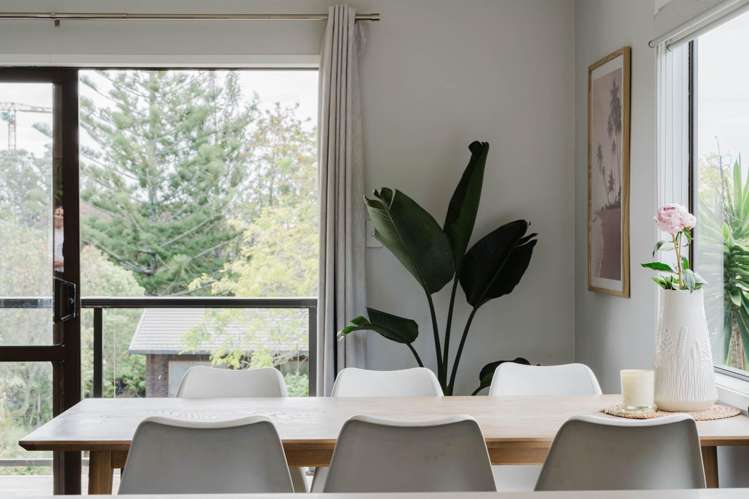 7 John Dee Crescent Red Beach_8