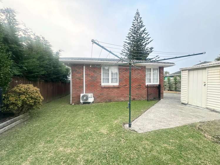 12 Amberley Avenue Te Atatu South_20