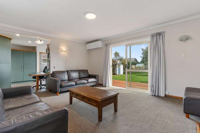 Comfort, Space & Convenience in the Heart of Halsw