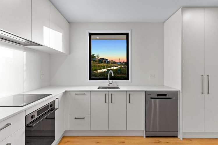 1 Herenga Way Mt Roskill_13