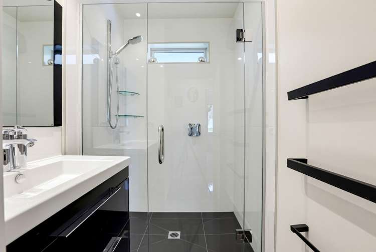 515 Bealey Road Charing Cross_31