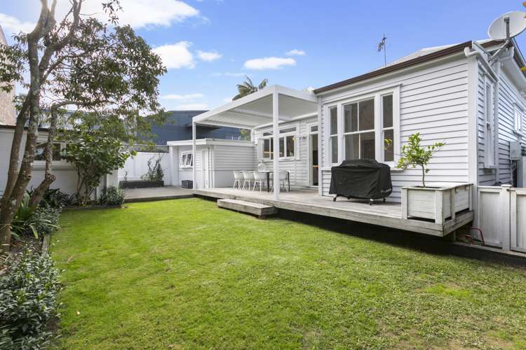 2 Kawerau Avenue Devonport_7