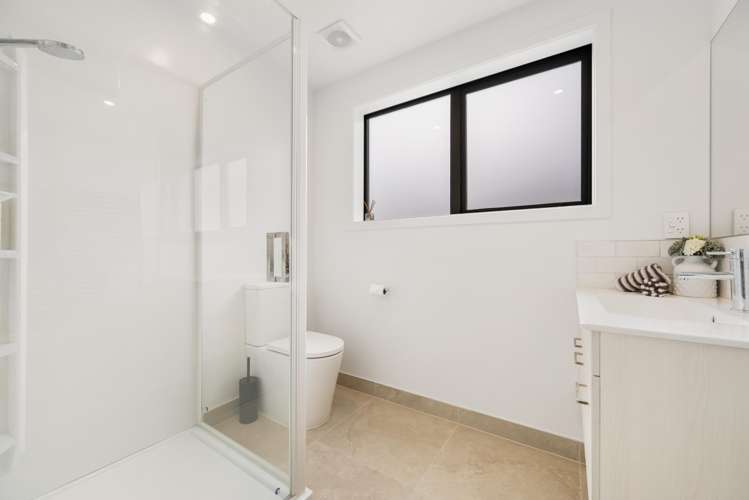 18 Magnum Drive Cromwell_15