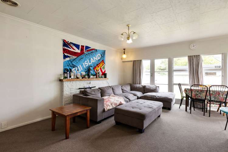 1/19 Greta Street Glenview_11