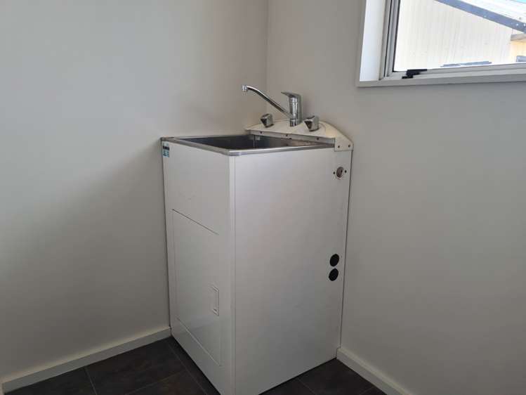 27 Moore Crescent Carterton_13