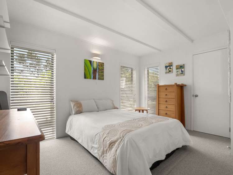 24 Esslin Road Surfdale_28