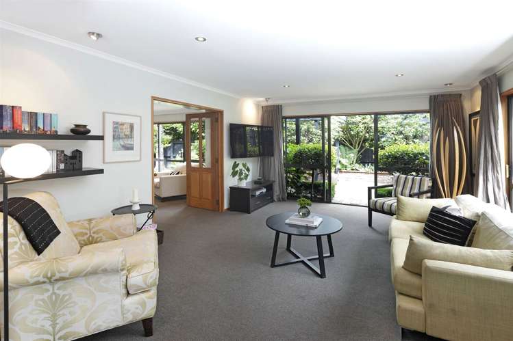 5b Regency Crescent Redwood_9