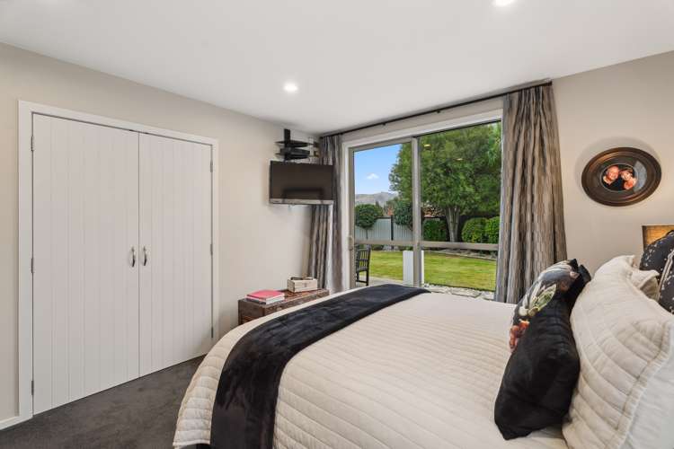 92 Barry Avenue Cromwell_11