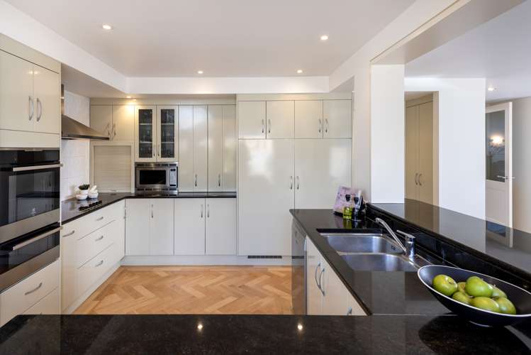 70 Bramley Drive Farm Cove_8