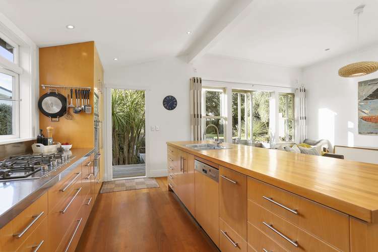 20 Ascot Avenue Narrow Neck_6