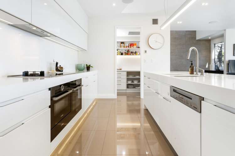 8 Avery Place Redcliffs_5