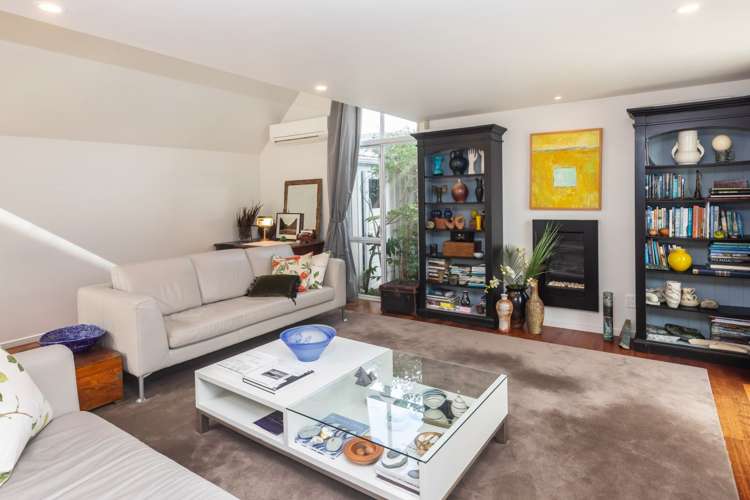 74 Office Road Merivale_14