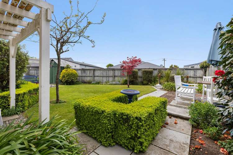 154 Mays Road St Albans_23