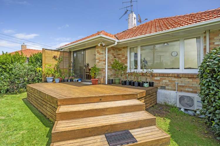 5 Simmonds Grove Greerton_2