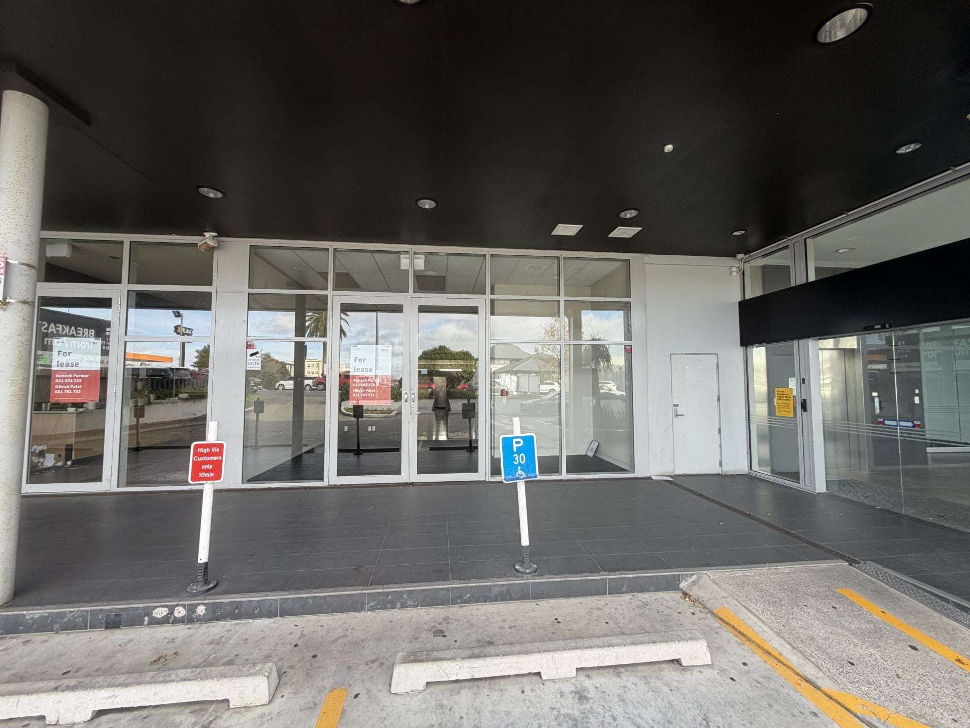 Retail 2/288 Lincoln Road Henderson_0