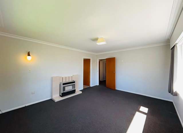  77 Wai-iti Crescent Woburn_3