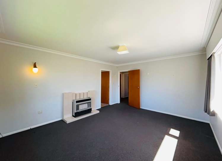  77 Wai-iti Crescent Woburn_3