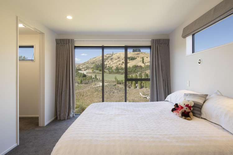 7 Longlands Street Dalefield/Wakatipu Basin_12