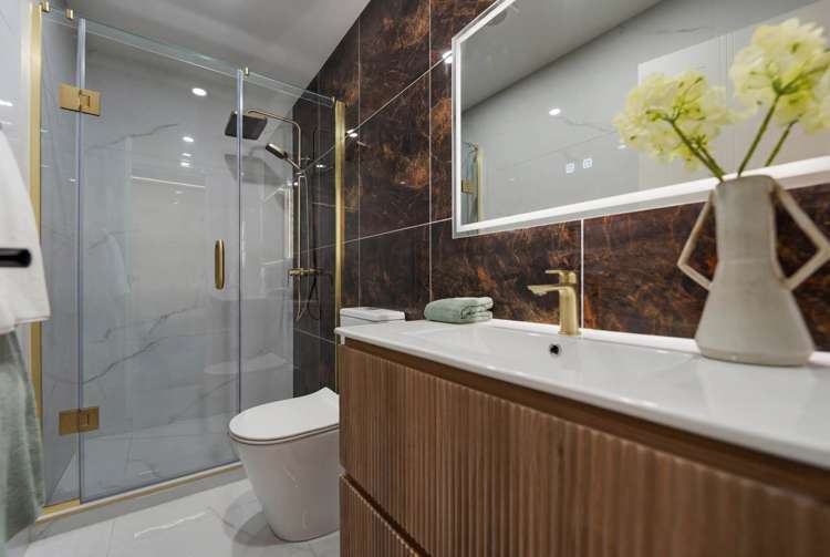 1 Puhakehake Place Flat Bush_16