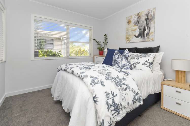 188 Golf Road Titirangi_13