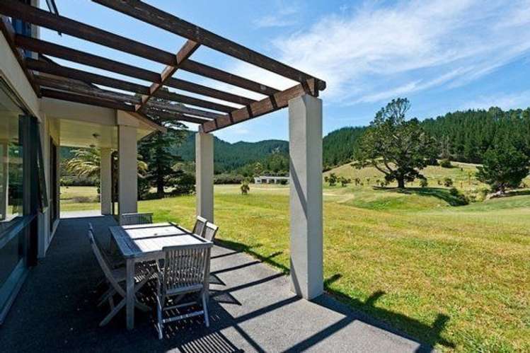 25 Sanctuary Cove Pauanui_2