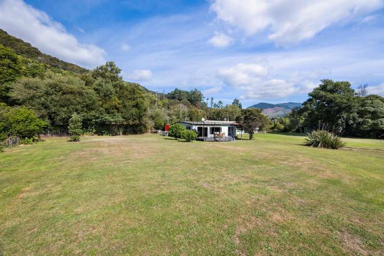 1755 Queen Charlotte Drive Anakiwa and Surrounds_24