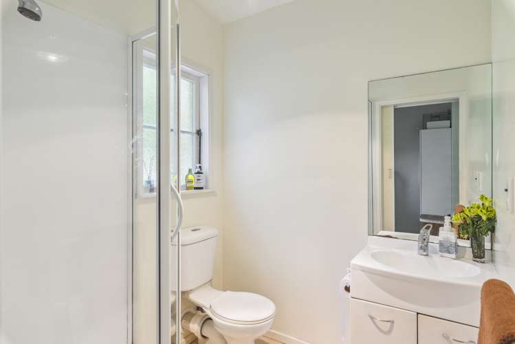 16 Kakariki Grove Waikanae_12