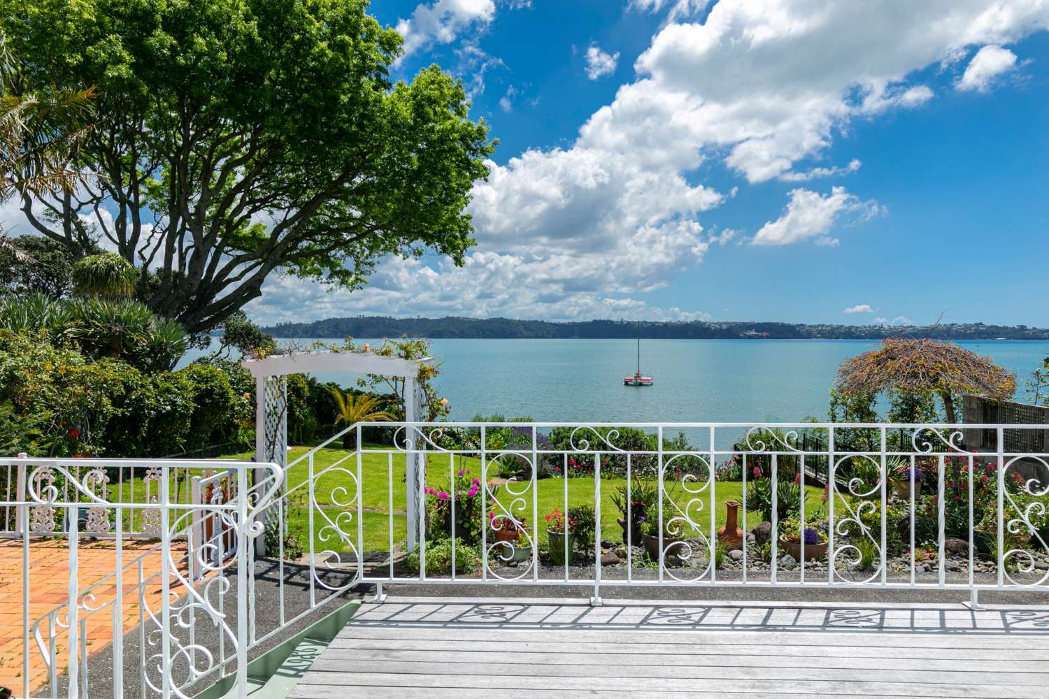 89 West End Road in Westmere, Auckland